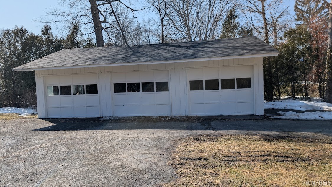 1641 Lake Road Porter, NY 14174 - Photo 4 of 47