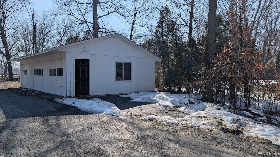 1641 Lake Road Porter, NY 14174 - Photo 6 of 47