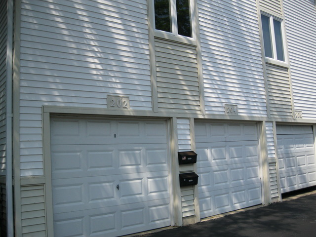 204 Inverrary Lane Deerfield, IL 60015 - Photo 6 of 6