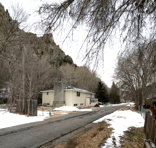 9 Miners Street Stockton, UT 84071 - Photo 2 of 26