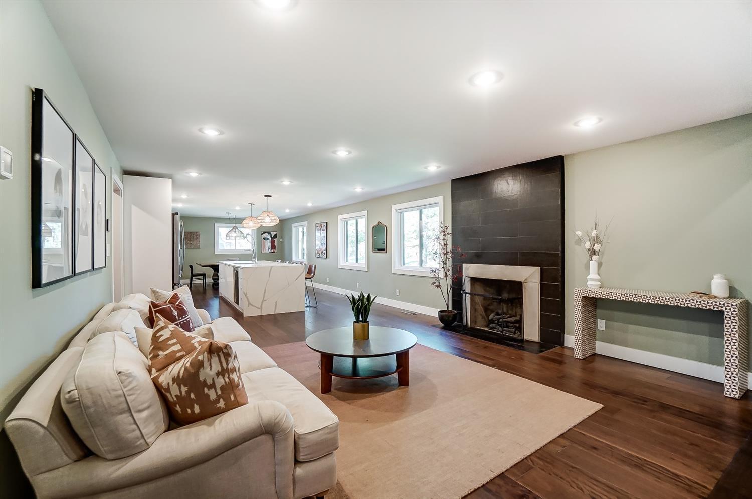 7671 Hosbrook Road Cincinnati, OH 45236 - Photo 4 of 50