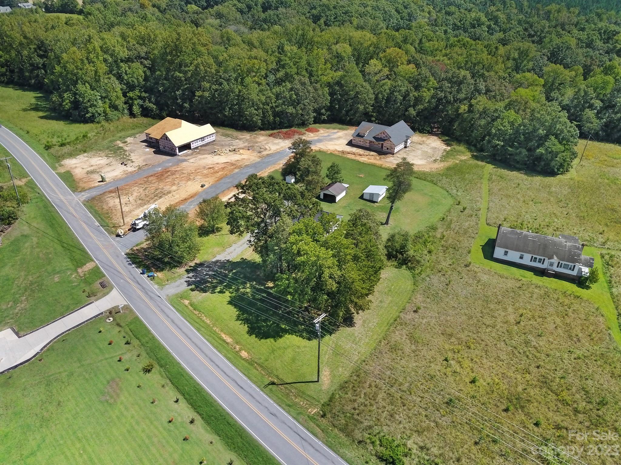355 Walker Road Mount Pleasant, NC 28124 - Photo 27 of 33 a backyard of a house with lots of green space