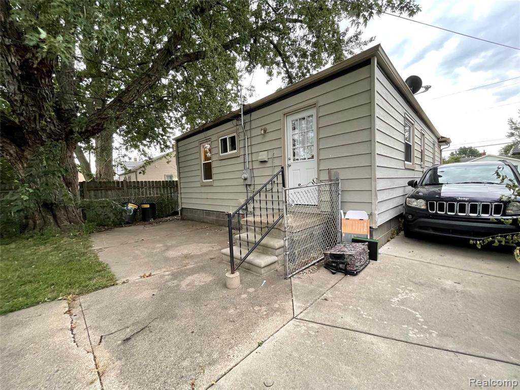 8085 Stephens Center Line, MI 48015 - Photo 12 of 12