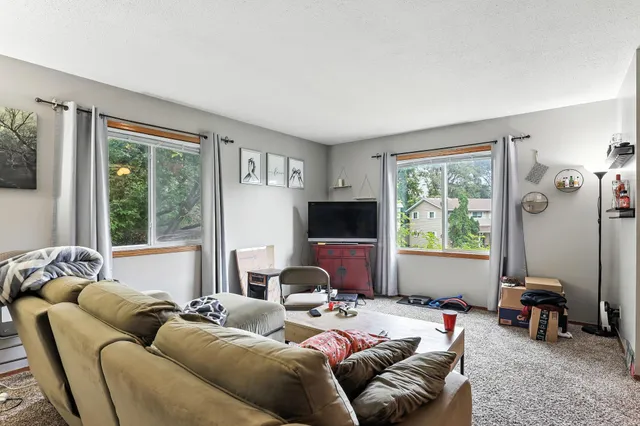 $495,000 | 502 Shadyside Circle, Hopkins, MN 55343