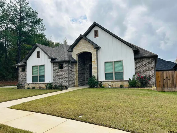 $400,000 | 11042 Oak Spgs Cove, Tyler, TX 75703