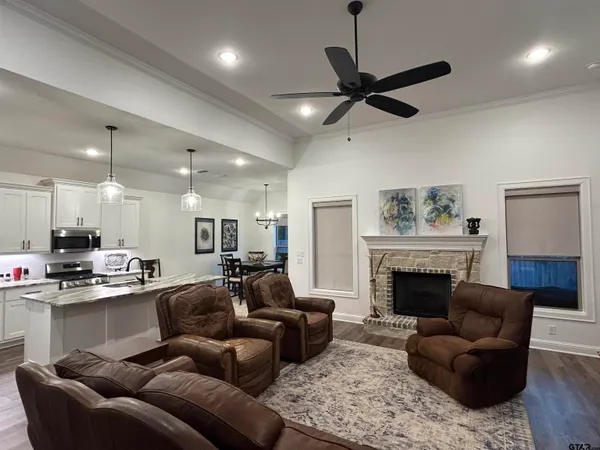 $400,000 | 11042 Oak Spgs Cove, Tyler, TX 75703