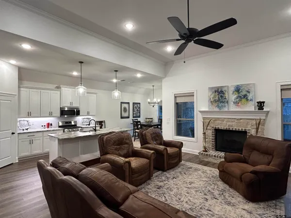 $400,000 | 11042 Oak Spgs Cove, Tyler, TX 75703