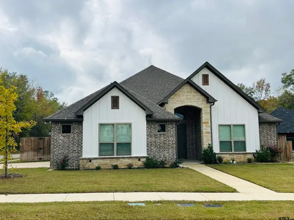 $400,000 | 11042 Oak Spgs Cove, Tyler, TX 75703