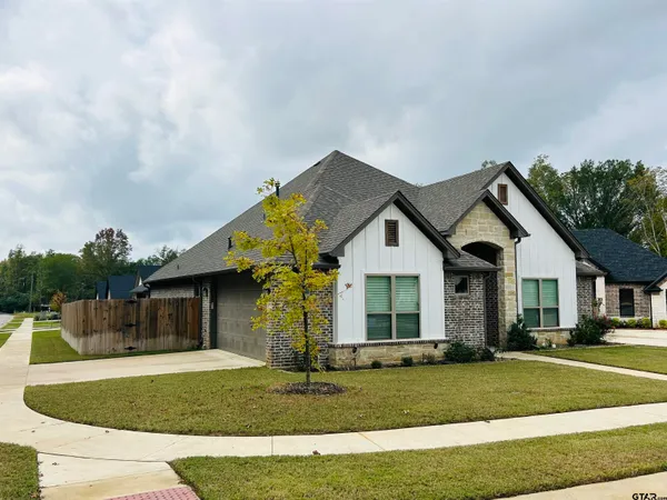 $400,000 | 11042 Oak Spgs Cove, Tyler, TX 75703