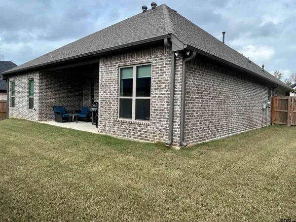 $400,000 | 11042 Oak Spgs Cove, Tyler, TX 75703