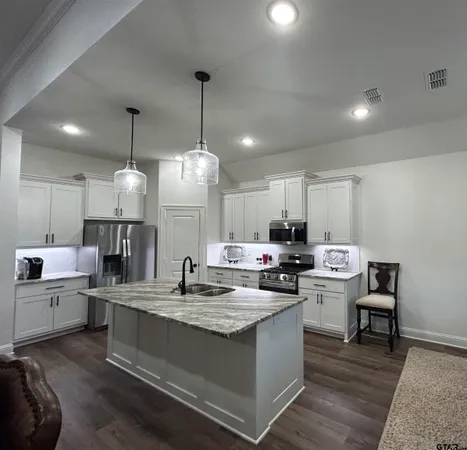 $400,000 | 11042 Oak Spgs Cove, Tyler, TX 75703