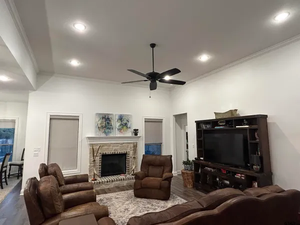 $400,000 | 11042 Oak Spgs Cove, Tyler, TX 75703