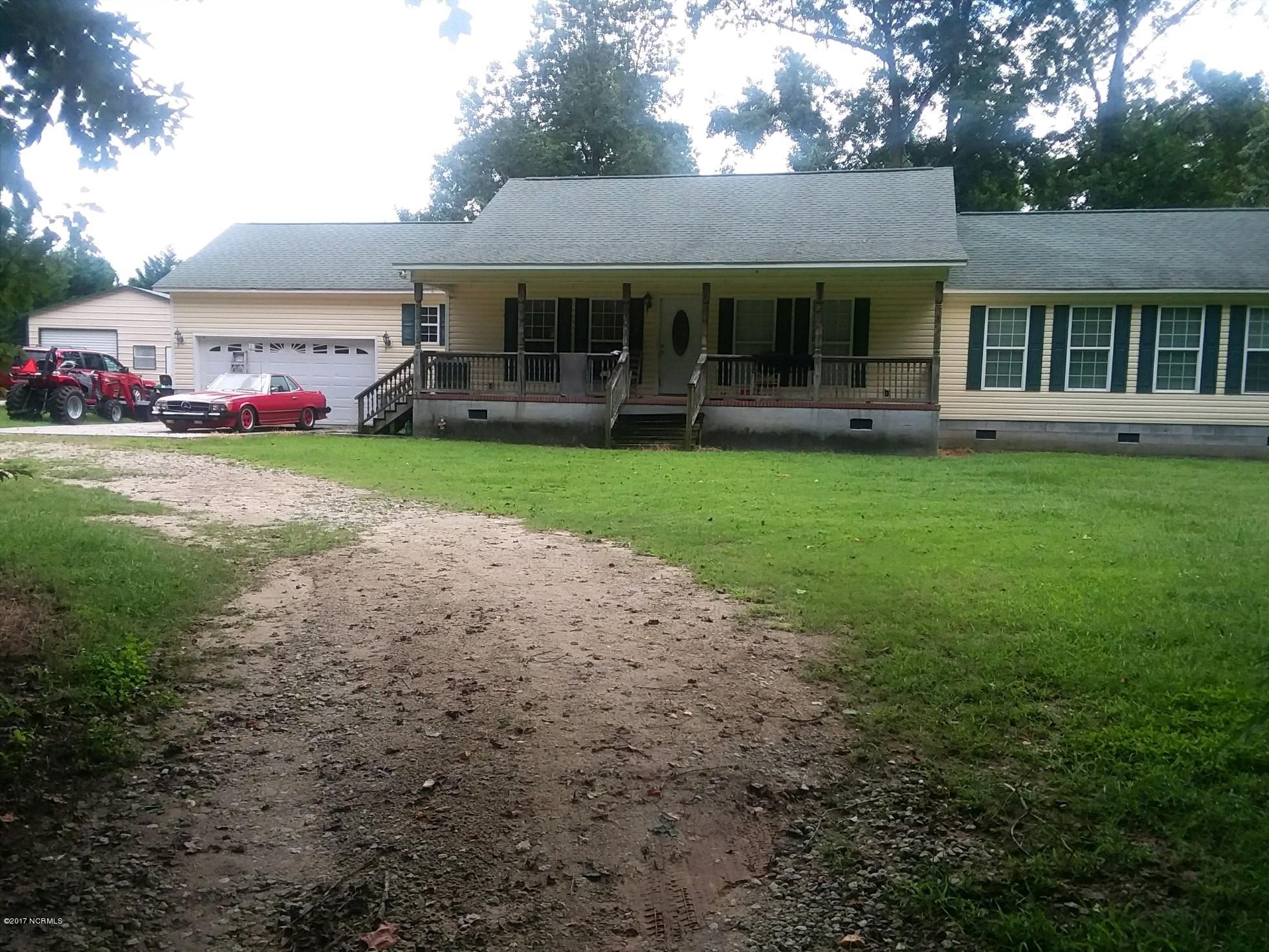 423 Cavanaughtown Road Richlands, NC 28574 - Photo 3 of 11 20170810_113255