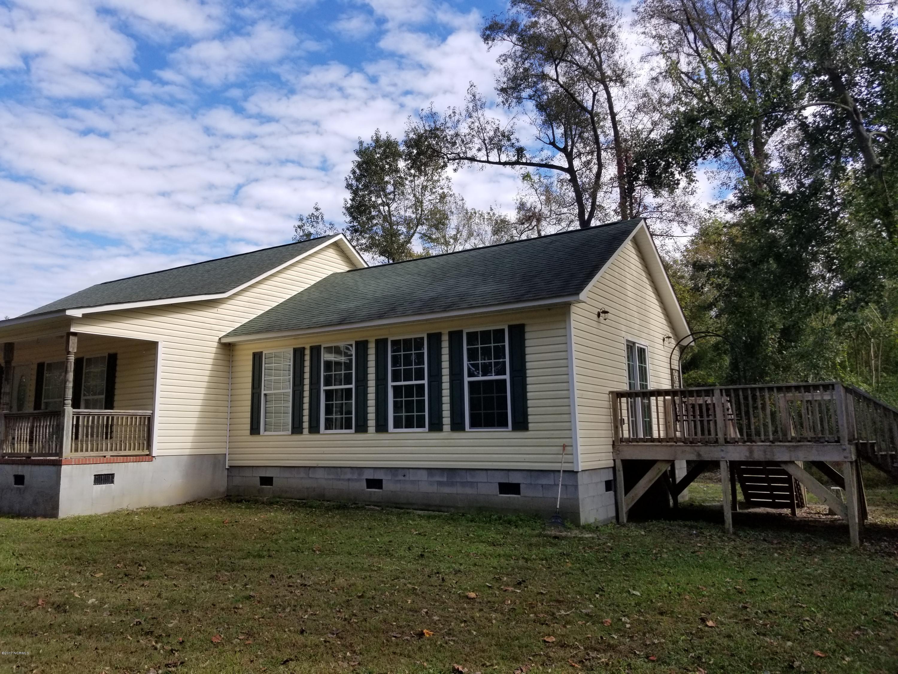 423 Cavanaughtown Road Richlands, NC 28574 - Photo 4 of 11 20171028_123245