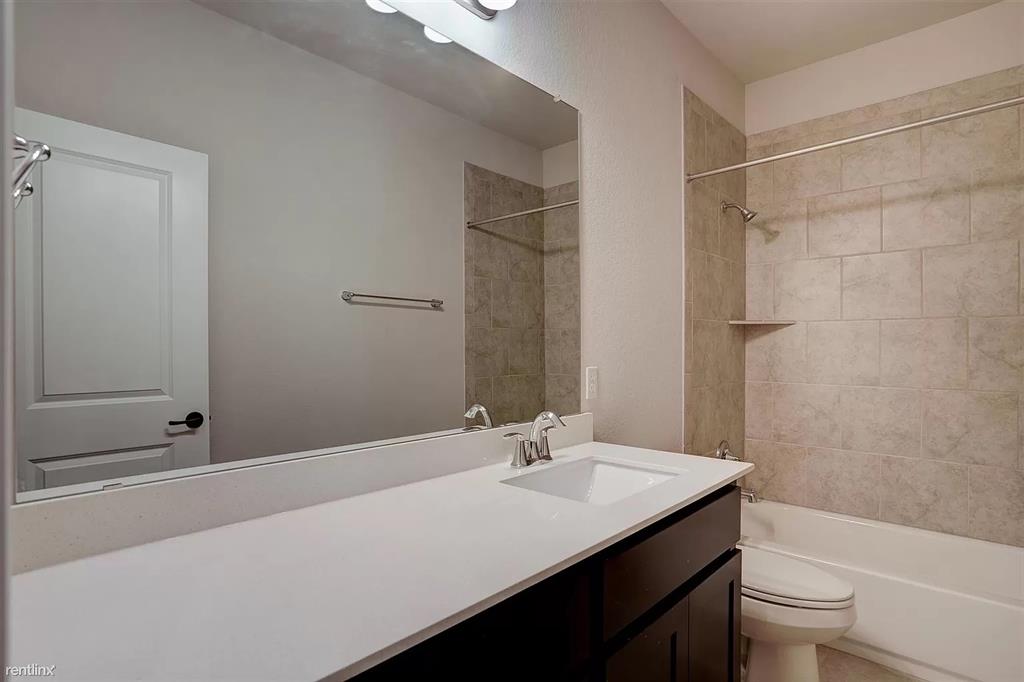 1809 Turtle Bay Loop Leander, TX 78641 - Photo 17 of 30 Bathroom #2
