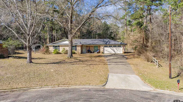 front view of house with a yard