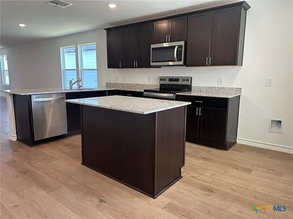 $2,100 | 936 Heartseed Avenue, New Braunfels, TX 78130