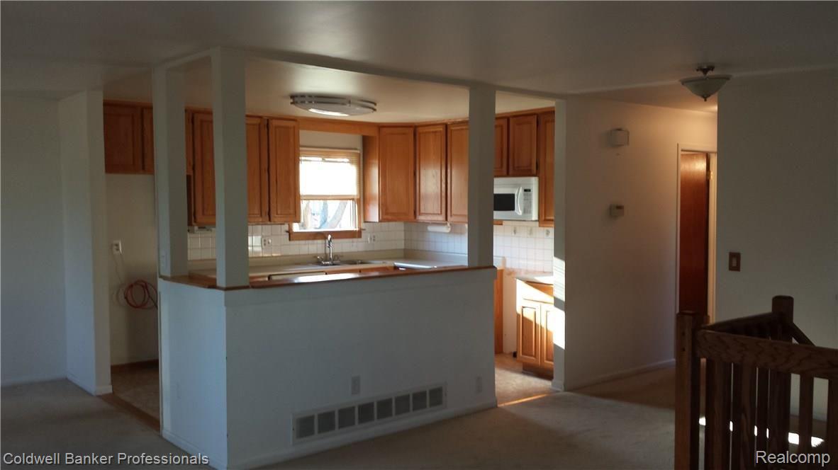 971 Downhill Lane Rochester, MI 48307 - Photo 18 of 33 20151115_152025.jpg