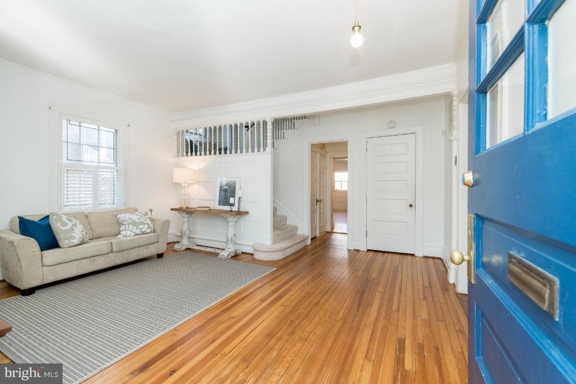 505 Hawthorn Road Baltimore, MD 21210 - Photo 4 of 46