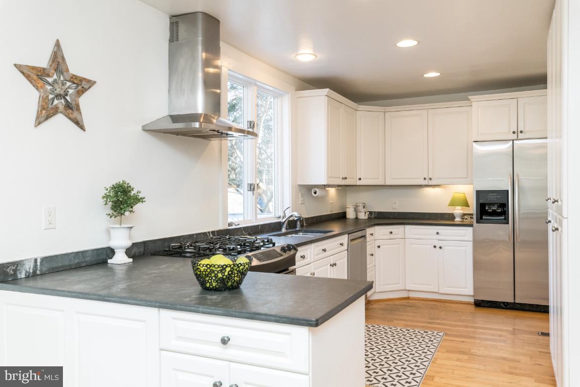 505 Hawthorn Road Baltimore, MD 21210 - Photo 10 of 46