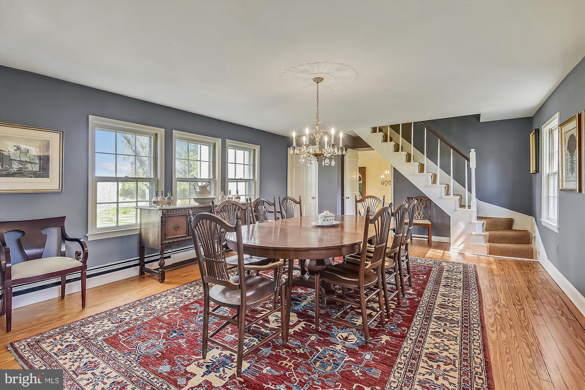 20209 St Louis Road Purcellville, VA 20132 - Photo 16 of 62 a view of a dining room with furniture