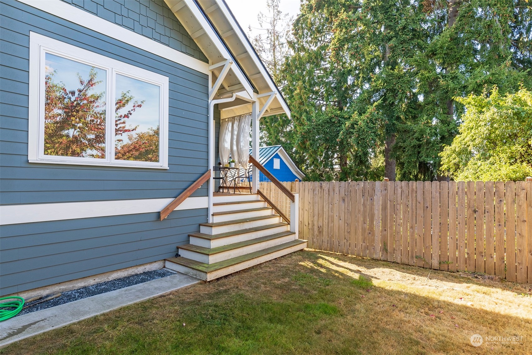 110 North 76th Street Seattle, WA 98103 - Photo 29 of 36 a view of outdoor space and deck