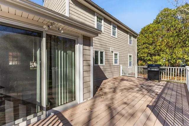 $689,000 | 1 Cheshire Drive, Barrington, RI 02806