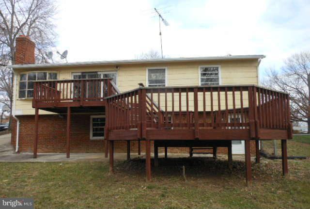 6717 Jerome Street Springfield, VA 22150 - Photo 2 of 7 Exterior (Rear)
