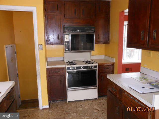 6717 Jerome Street Springfield, VA 22150 - Photo 5 of 7 Kitchen