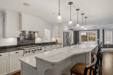 $1,050,000 | 771 Gilford Avenue, Gilford, NH 03249