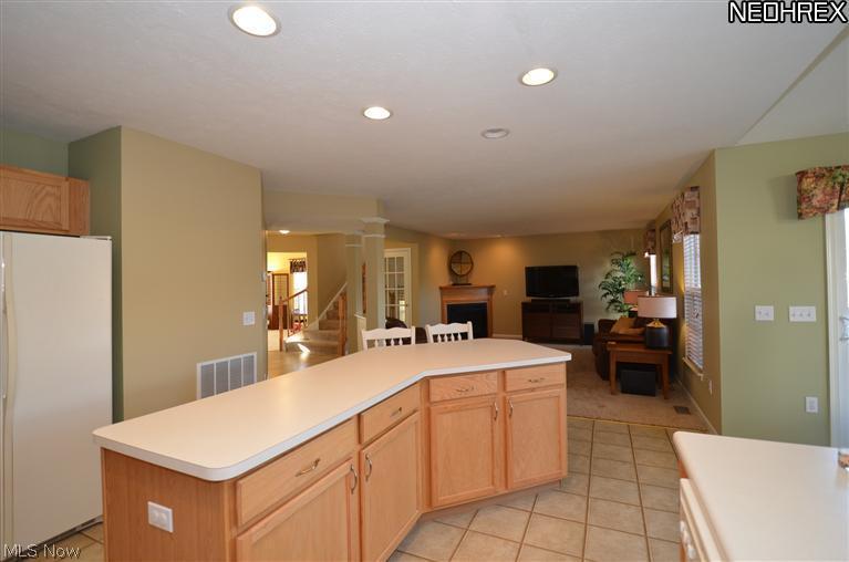 218 Sandstone Ridge Way Berea, OH 44017 - Photo 7 of 25 Gallery Image 7