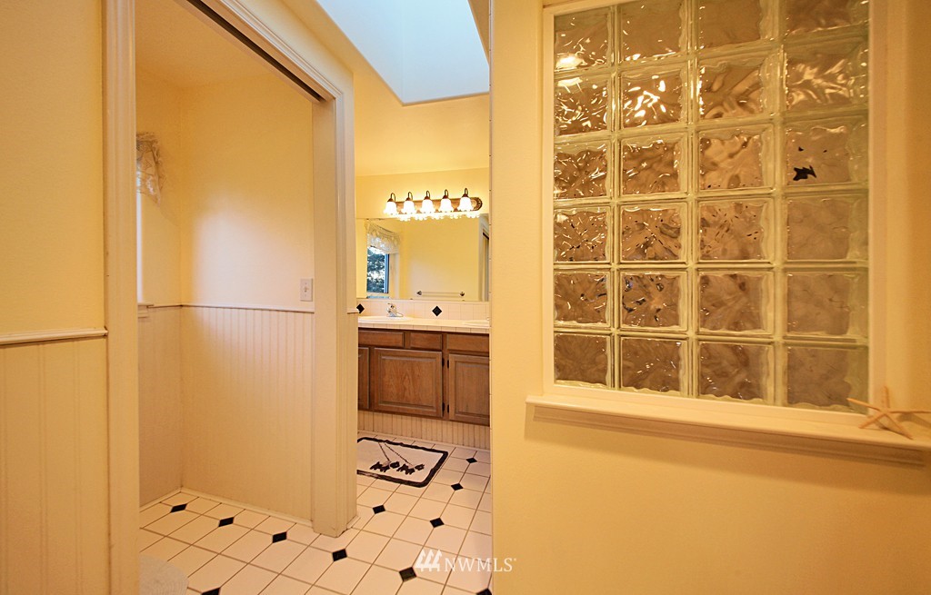 2680 Sunlight Beach Road Clinton, WA 98236 - Photo 12 of 15 Gallery Image 12