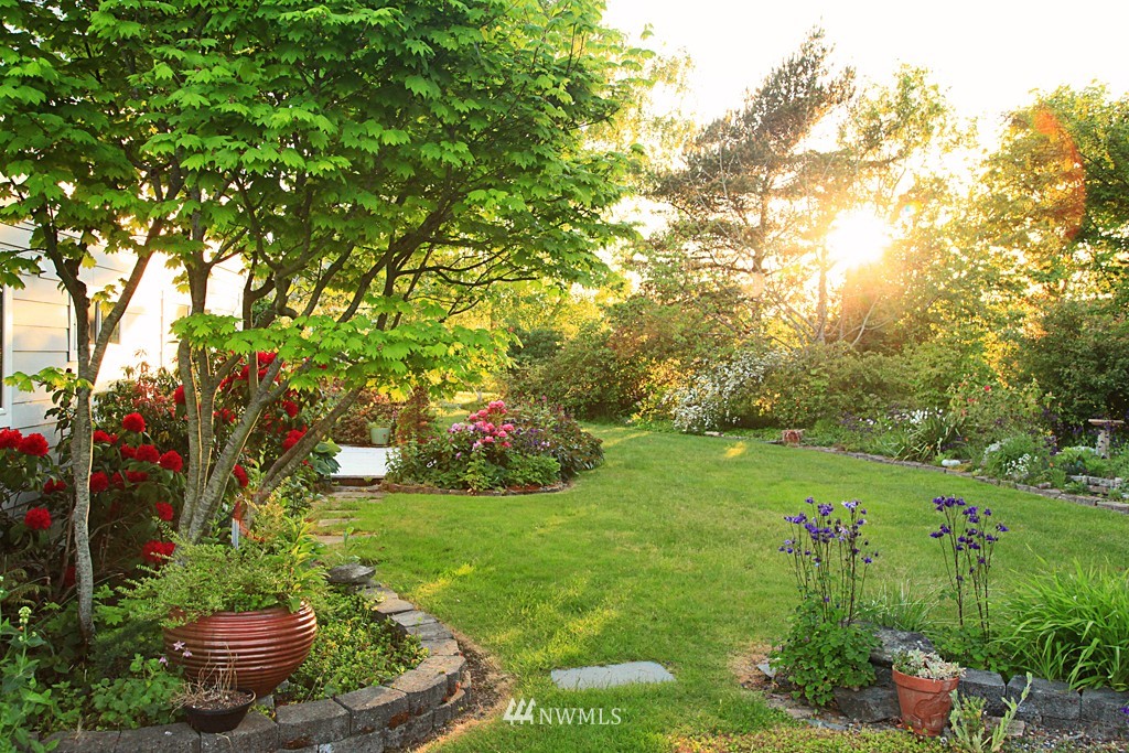 2680 Sunlight Beach Road Clinton, WA 98236 - Photo 4 of 15 Gallery Image 4