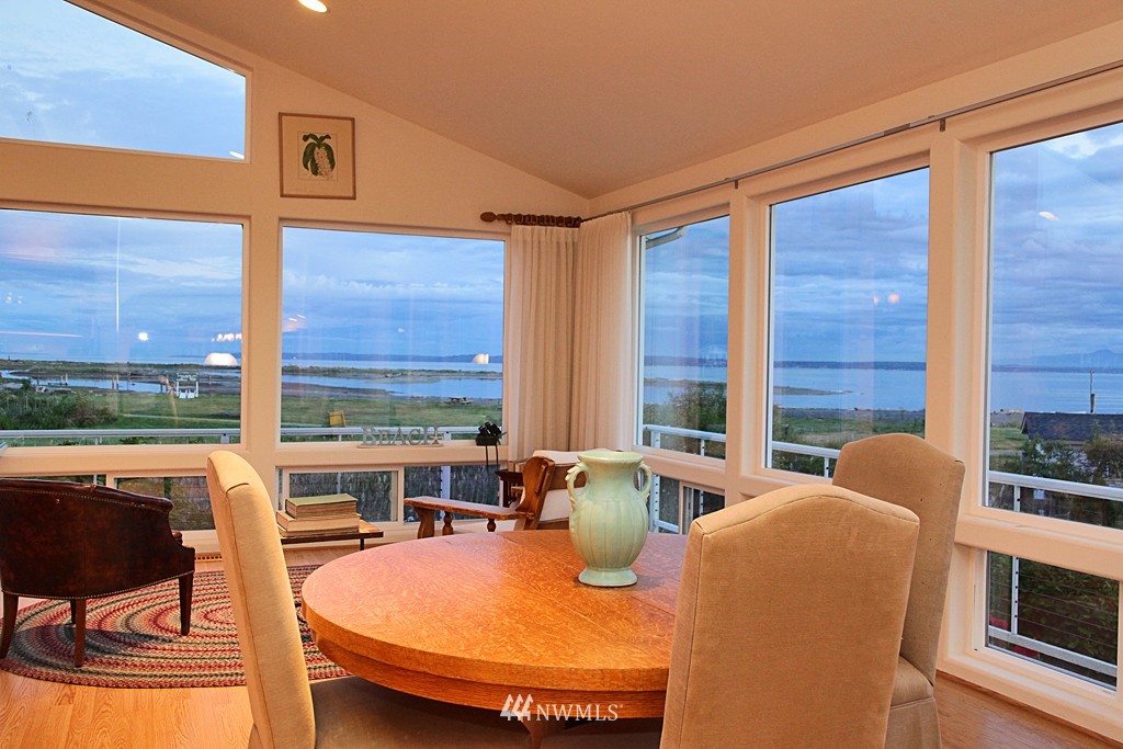 2680 Sunlight Beach Road Clinton, WA 98236 - Photo 9 of 15 Gallery Image 9