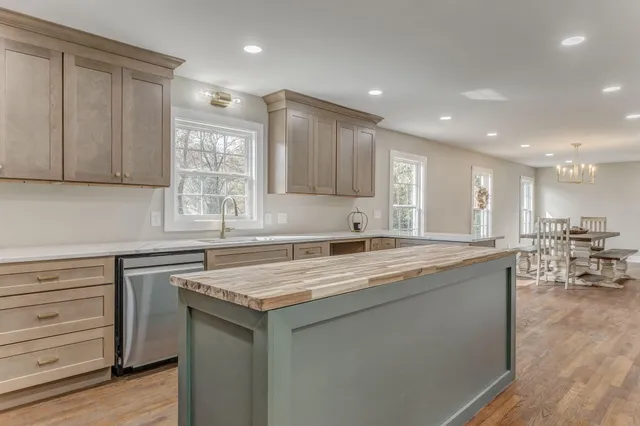 $450,000 | 924 Stoneleigh Road, Dalton, GA 30720