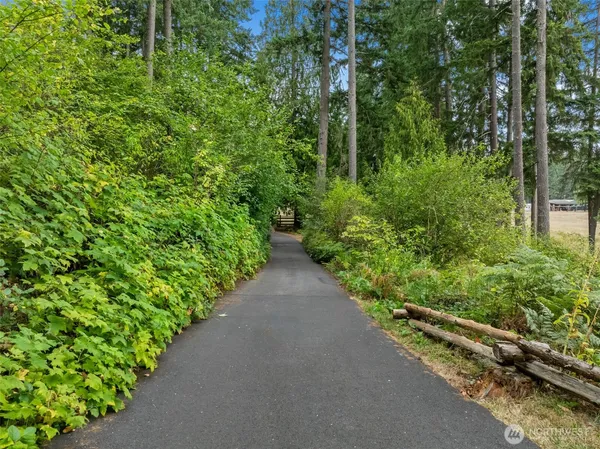 $999,980 | 29622 48th Avenue South, Roy, WA 98580