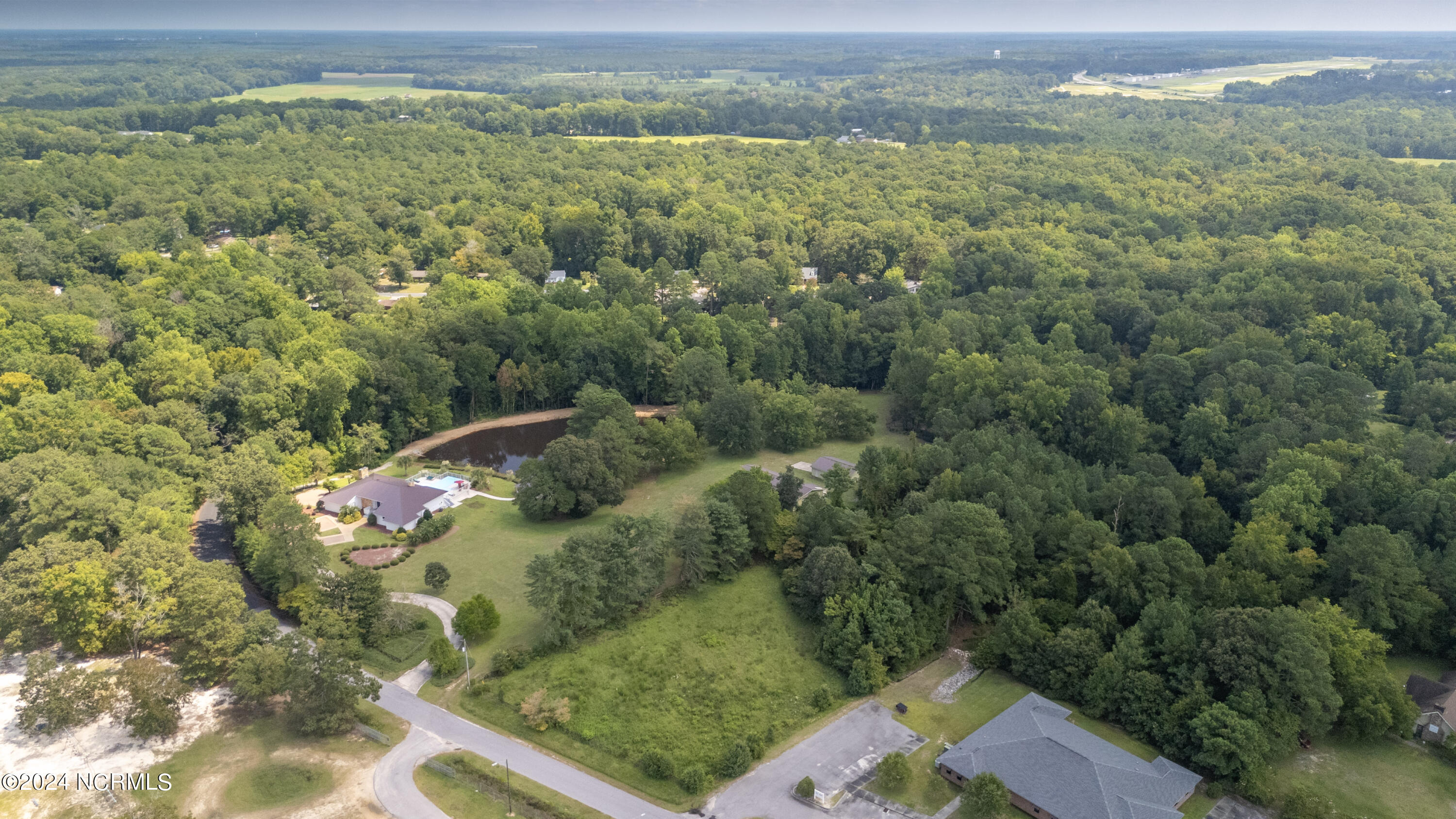 101 Elizabeth Drive Elizabethtown, NC 28337 - Photo 8 of 88 124-DJI_20240831132514_0036_D-HDR
