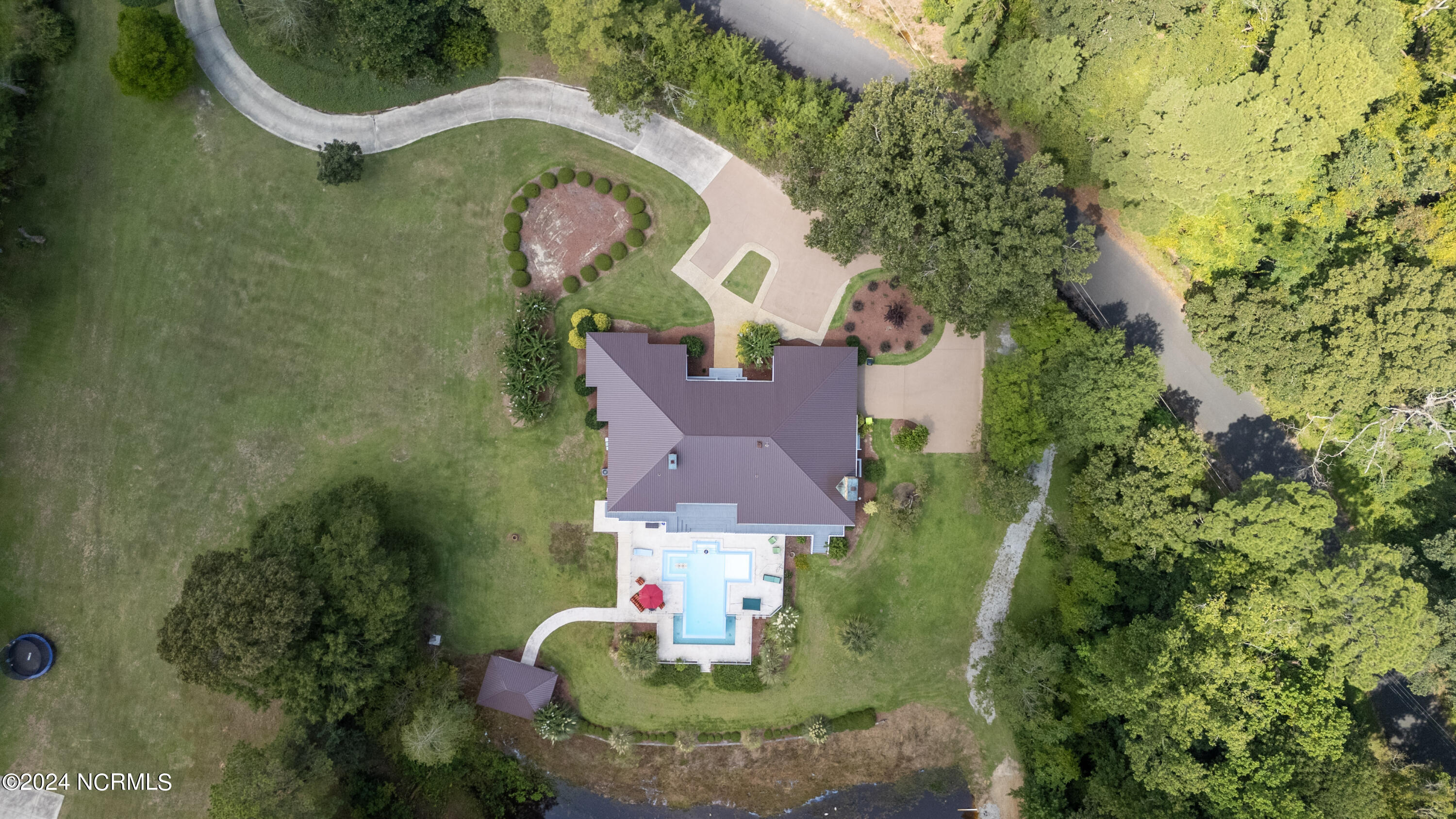 101 Elizabeth Drive Elizabethtown, NC 28337 - Photo 9 of 88 123-DJI_20240831132351_0033_D-HDR