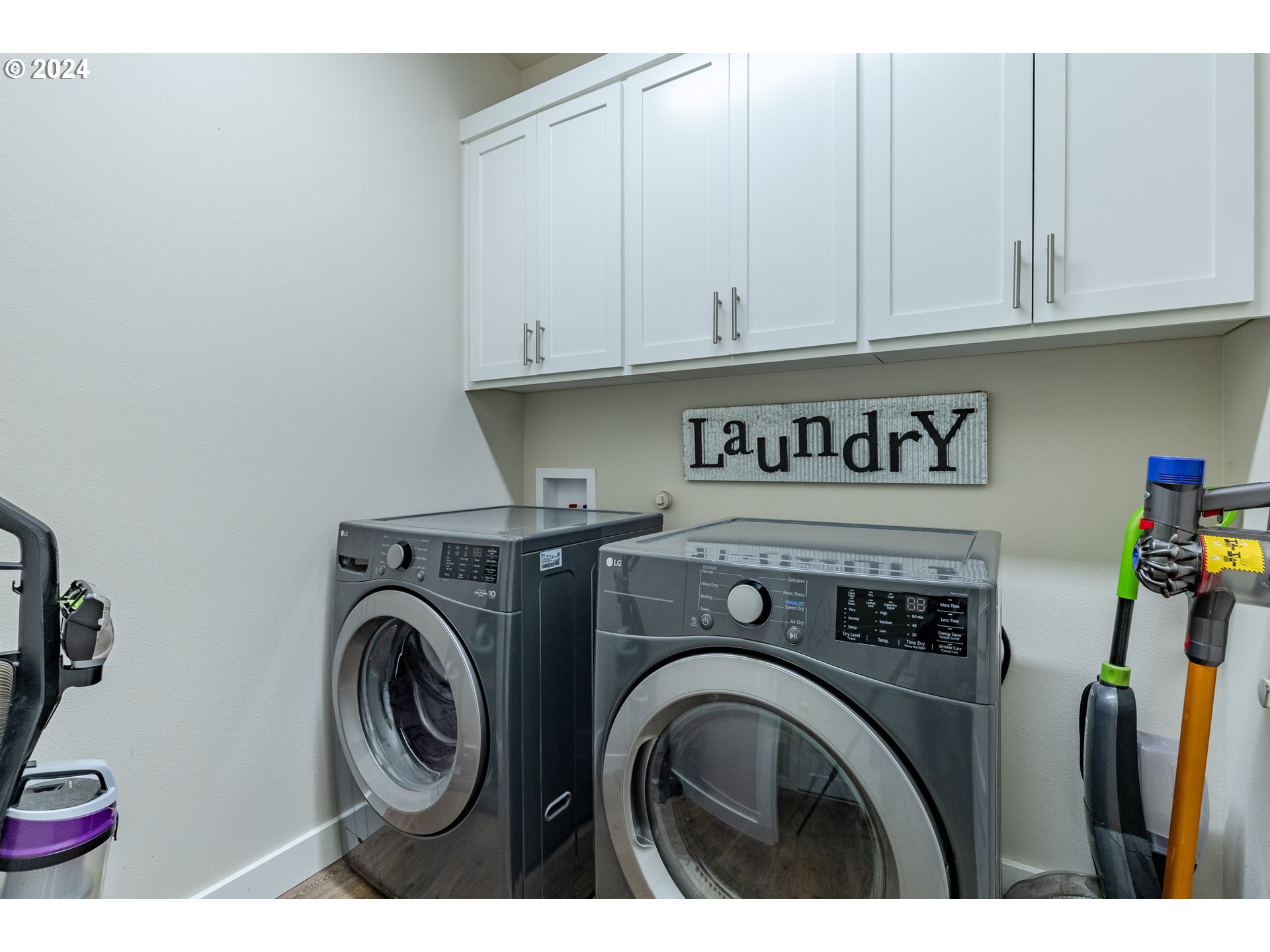 1026 West Olympic Street Springfield, OR 97477 - Photo 26 of 31 a utility room with dryer and washer
