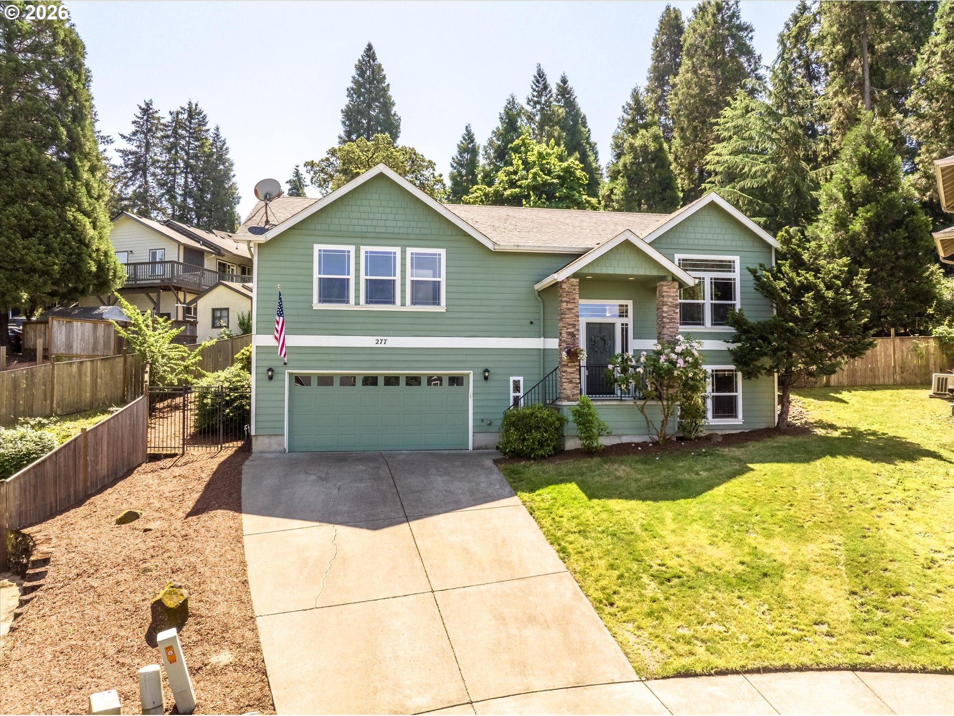 277 South 67th Court Springfield, OR 97478 - Photo 2 of 44 a view of a house with a yard