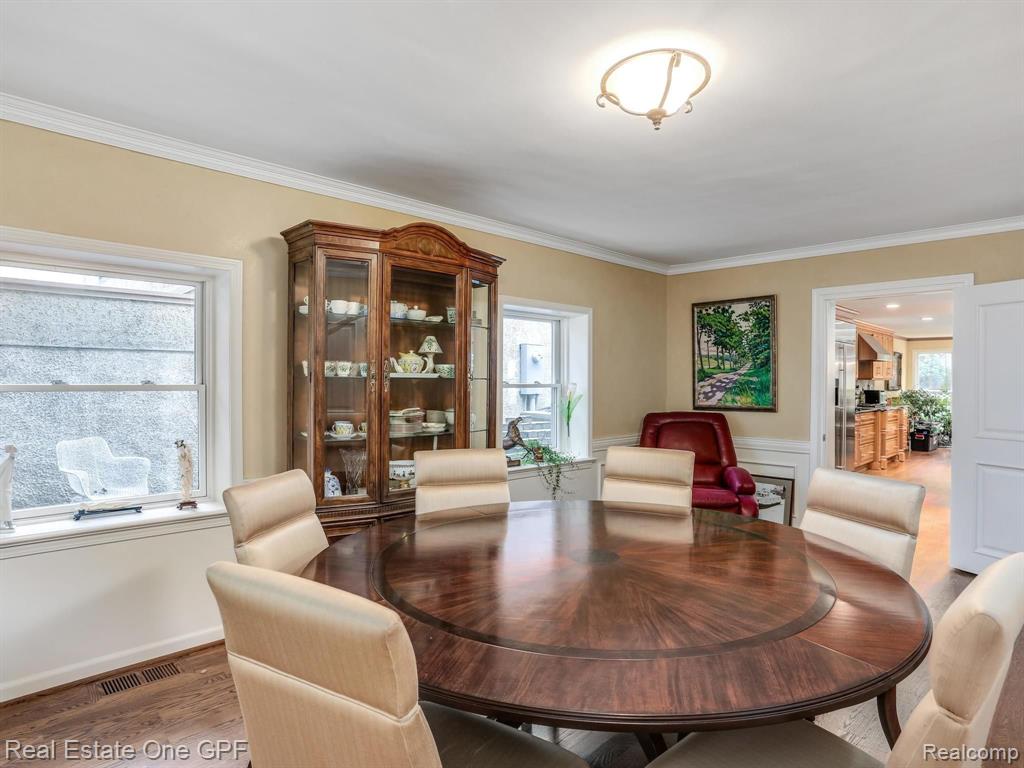 371 Lincoln Road Grosse Pointe, MI 48230 - Photo 3 of 55