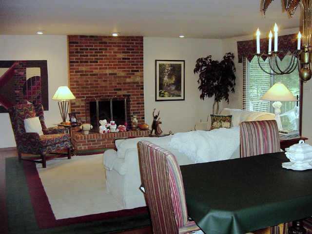 949 Old Farm Road Columbus, OH 43213 - Photo 4 of 5 Gallery Image 4