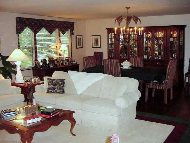 949 Old Farm Road Columbus, OH 43213 - Photo 5 of 5 Gallery Image 5