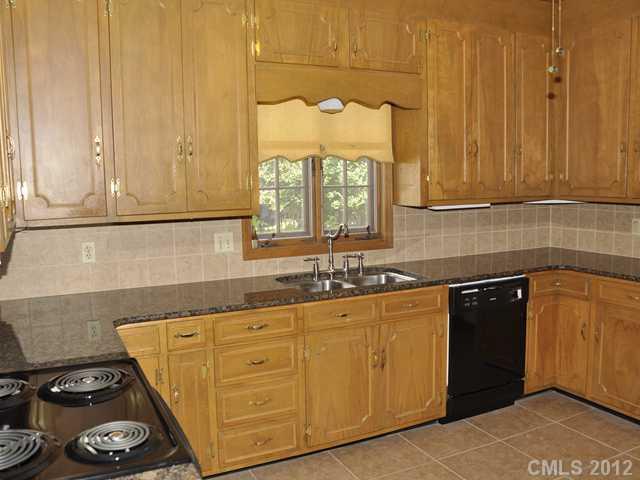2908 Ferncliff Road Charlotte, NC 28211 - Photo 2 of 16