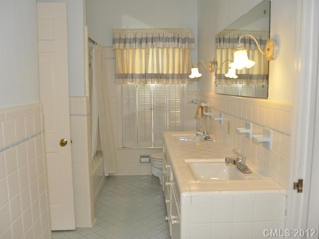 2908 Ferncliff Road Charlotte, NC 28211 - Photo 12 of 16