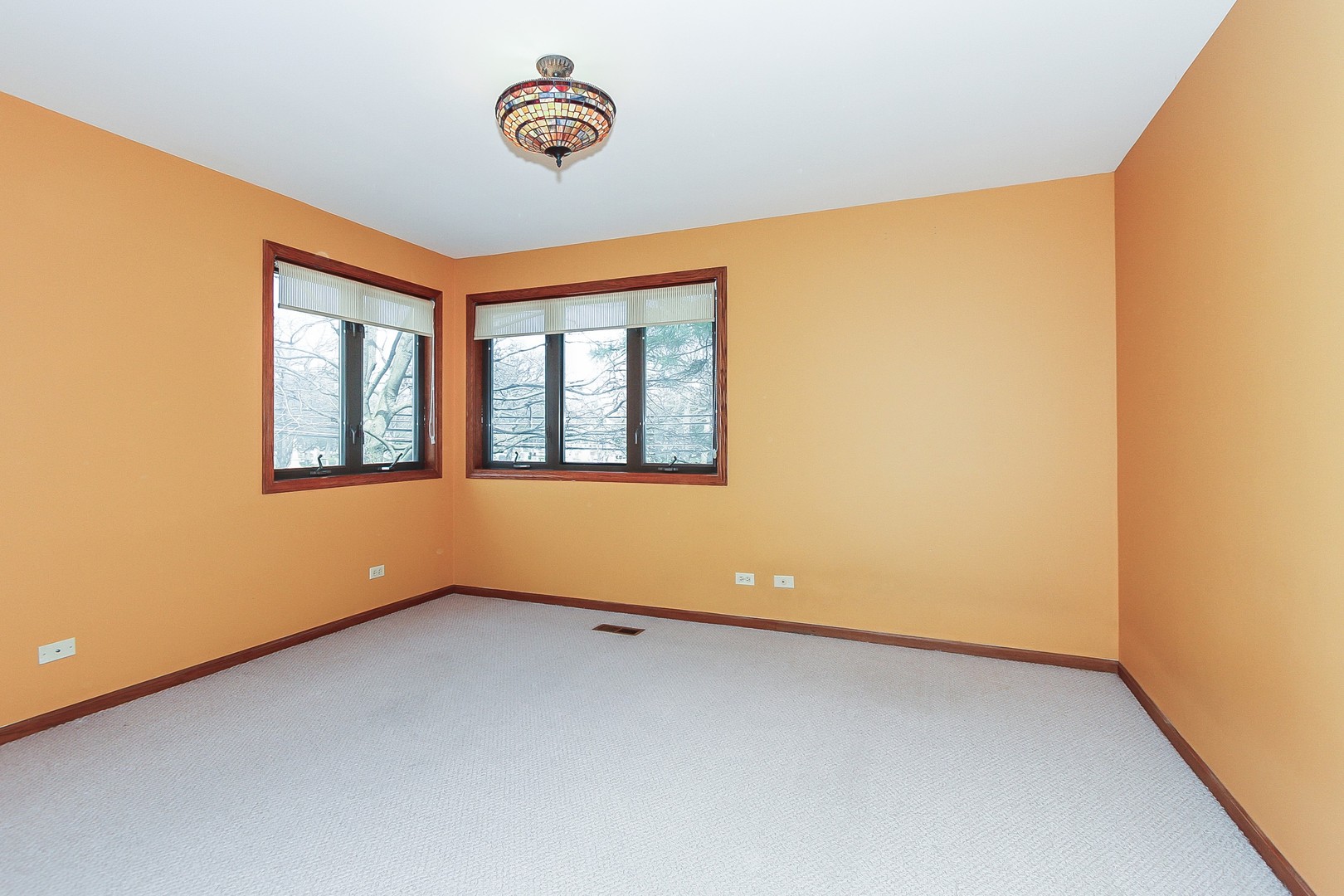 70 South Dee Road, Unit A Park Ridge, IL 60068 - Photo 15 of 20 an empty room with a window
