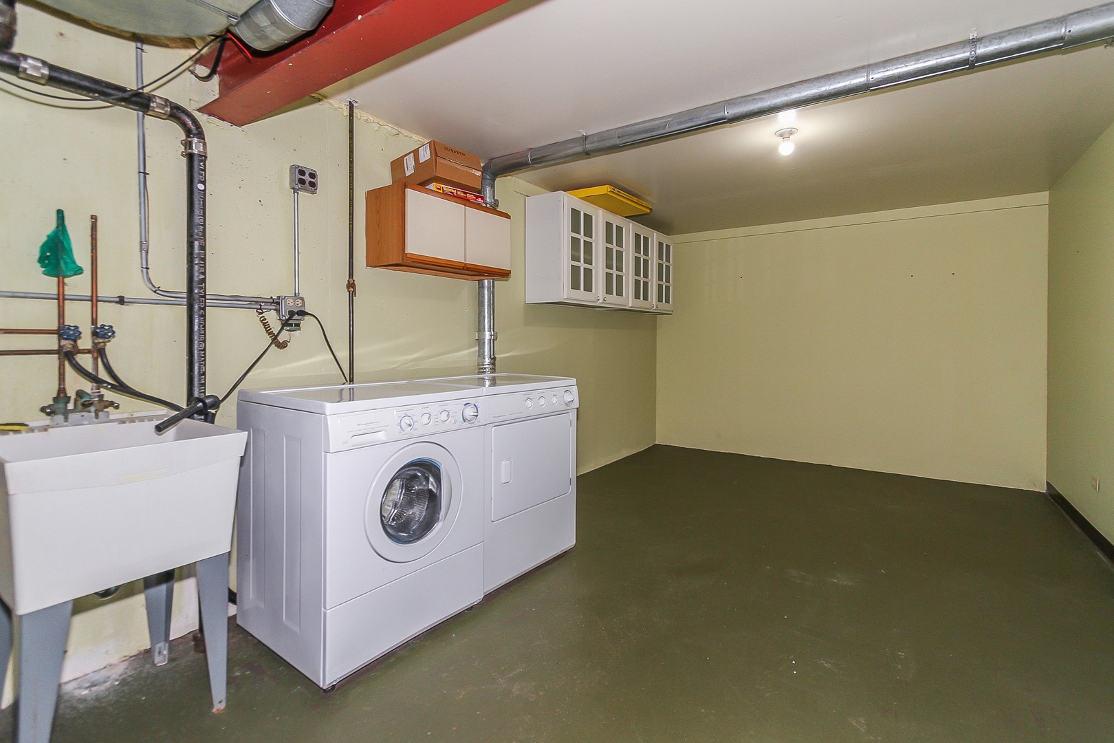 70 South Dee Road, Unit A Park Ridge, IL 60068 - Photo 17 of 20 a utility room with dryer and washer