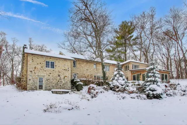 $675,000 | 205 Orchard Road, North Barrington, IL 60010
