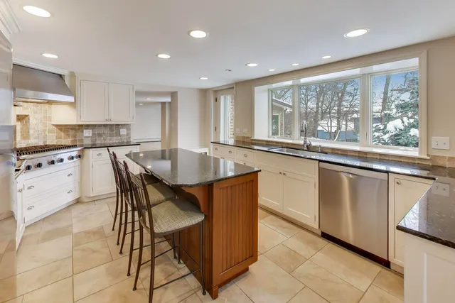 $675,000 | 205 Orchard Road, North Barrington, IL 60010