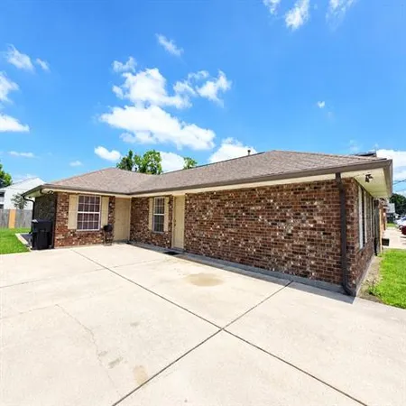 $1,300 | 205 Omega Street, Unit A, Belle Chasse, LA 70037
